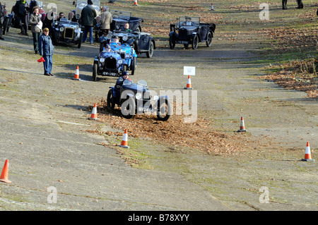 1930 Austin Sports Riley 1093cc CSECC Nouvelle Année tests de conduite Brooklands Janvier 2009 Banque D'Images