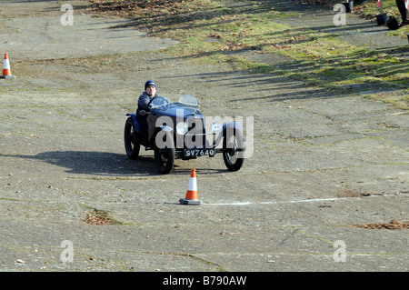 1930 Austin Sports Riley 1093cc CSECC Nouvelle Année tests de conduite Brooklands Janvier 2009 Banque D'Images