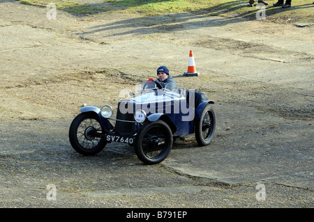 1930 Austin Sports Riley 1093cc CSECC Nouveau Yeardriving Brooklands tests Janvier 2009 Banque D'Images