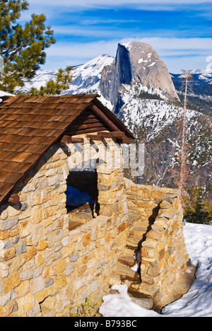 Le Glacier Point hut et demi dôme Yosemite National Park California Banque D'Images