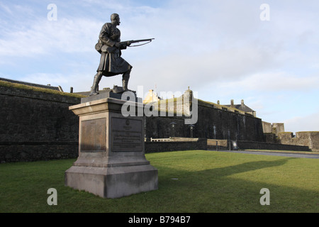 Guerre des Boers South African War Memorial et le château de Stirling en Écosse janvier 2009 Banque D'Images