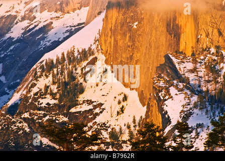 Les Territoires du visage de demi-dôme en hiver de Sentinel Dome Yosemite National Park California Banque D'Images