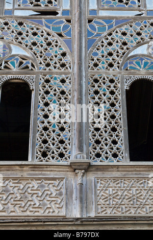 Détail de la menuiserie dans un palais en ruine au début du xxe siècle, maison Samanhud, Egypte Banque D'Images