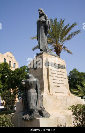 Statue du Christ Roi, à l'extérieur de l'Hôtel Phoenicia, Floriana, La Valette, Malte Banque D'Images