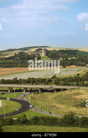 Lancing College, rivière Adur et une partie de l'A27 / A283 informatisé (Shoreham flyover), Sussex de l'Ouest. Banque D'Images