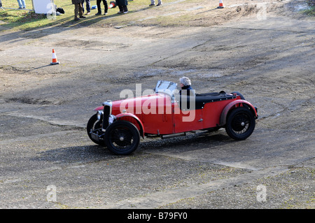 1932 Riley 9 1087cc spécial Nouvel An CSECC tests de conduite le Brooklands motorsport voiture vintage 2009 Janvier Banque D'Images