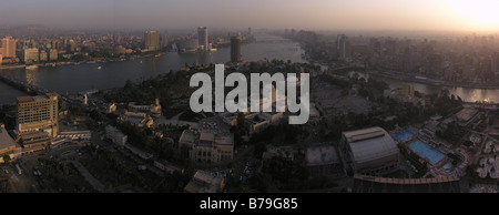 Panorama de la ville du Caire vu depuis la tour du Caire. Banque D'Images