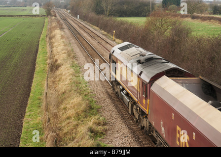 Sap DB Schenker Rail freight train Swarkestone Derbyshire en direction de Burton on Trent tirant les wagons de charbon vide Banque D'Images