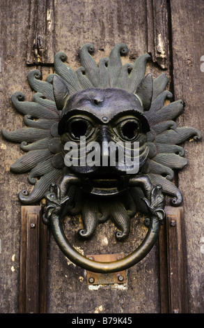 Le sanctuaire Knocker sur la porte de la cathédrale de Durham. Banque D'Images