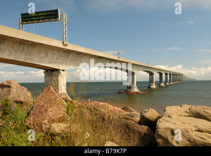 Le Pont de la Confédération, qui relie l'Île-du Prince-Édouard au Nouveau-Brunswick Banque D'Images