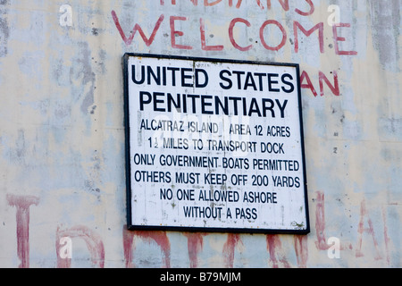 Panneau d'avertissement l'île d'Alcatraz à San Francisco, USA Banque D'Images