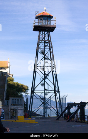 Tour de garde à la prison d'Alcatraz à San Francisco USA Banque D'Images