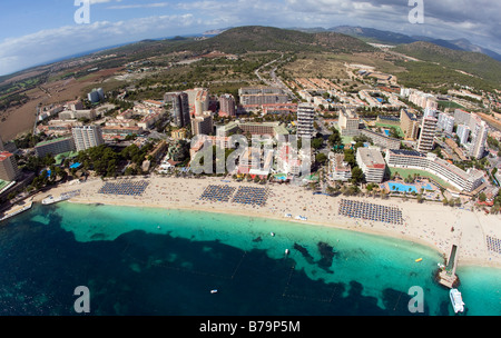 Vue aérienne de la plage de Magaluf, Calvia, Majorque Banque D'Images