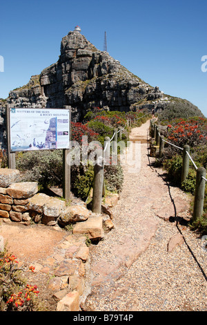 À dos le long light house keepers marche vers le vieux phare Cape of Good hope nature reserve afrique du sud Banque D'Images