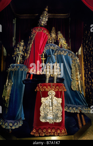 West London Synagogue Torah Scrolls dans arche Banque D'Images