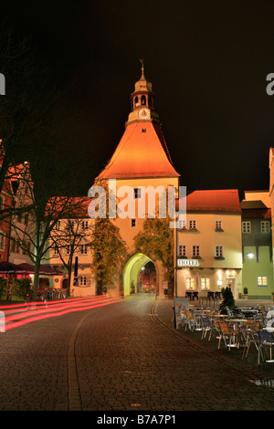 Abaisser la porte et le centre historique de nuit, Weiden dans le Haut-Palatinat, Bavaria, Germany, Europe Banque D'Images