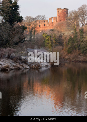 Château de Bothwell et la Clyde près de Uddingston, North Lanarkshire, Écosse, Royaume-Uni. Banque D'Images