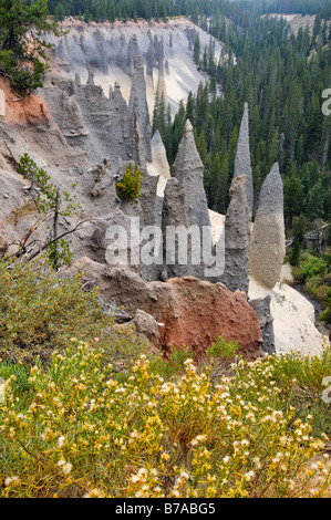 Les Pinnacles', attraction touristique de Crater Lake National Park, Oregon, USA, Jeux Banque D'Images