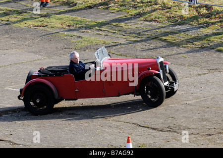 1932 Riley 9 1087cc spécial Nouvel An CSECC tests de conduite le Brooklands motorsport voiture vintage 2009 Janvier Banque D'Images