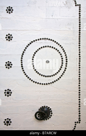 Détail de la porte à l'entrée à la Villa Sebastian, Hammamet, Tunisie Banque D'Images