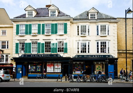 Blackwell's bookshop sur Broad Street, Oxford, Angleterre, Royaume-Uni. Banque D'Images