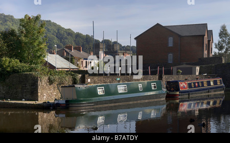 Monmouthshire et canal de Brecon Brecon Beacons National park de Brecon powys Pays de Galles UK dans le bassin du centre-ville Banque D'Images