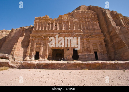 Le Palais tombe dans les Ruines de Petra en Jordanie Banque D'Images