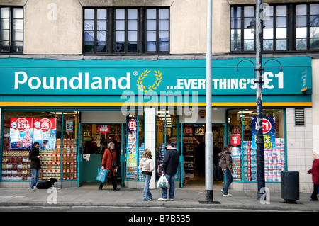 Succursale de Poundland stores, Brixton, London Banque D'Images