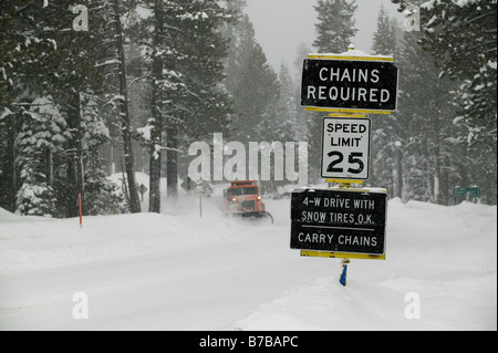 Panneau d'avertissement de la chaîne neige Mammoth Mountain Cal USA Banque D'Images