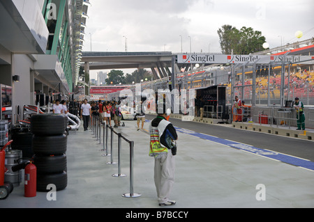 Singapour F1 pit lane Banque D'Images