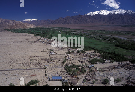 Vue de la vallée de l'Indus de Tikse gompa Ladakh Jammu-et-Cachemire en Inde Banque D'Images