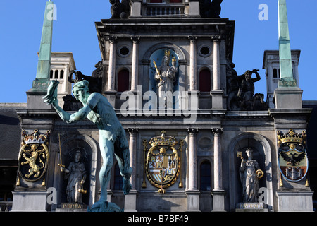 Statue de Brabo, Grand marché, Anvers, Belgique Banque D'Images