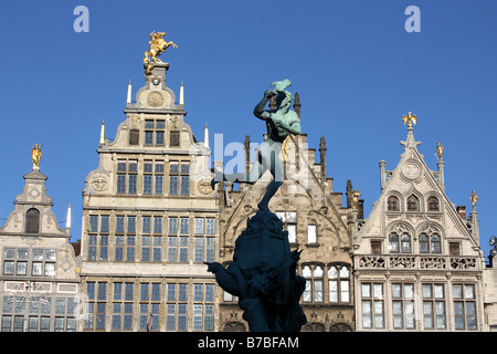 Statue de Brabo, Grand marché, Anvers, Belgique Banque D'Images