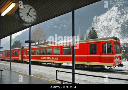 La Zillertalbahn à Mayrhofen Zillertal Tyrol Autriche Banque D'Images