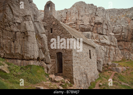 Église construite dans la falaise Banque D'Images