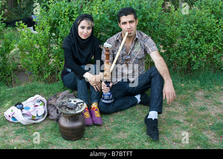 Jeune couple iranien à Shiraz Iran Banque D'Images