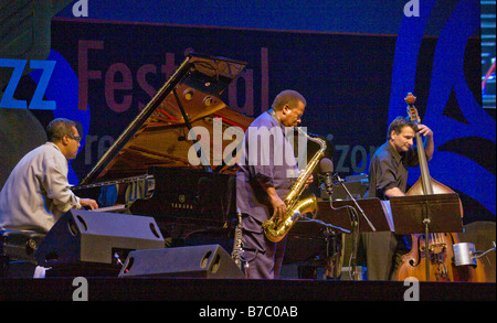 WAYNE SHORTER joue avec son saxophone quartet au 51e Festival de jazz de Monterey Monterey Californie Banque D'Images