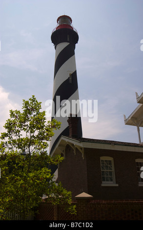 Le phare de St Augustine et musée, construit en 1874 en brique et de coquina, se trouve sur l'Île Anastasia à Saint Augustine, en Floride. Banque D'Images