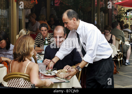 Restaurant de la chaussée, Little Italy, New York City, USA Banque D'Images