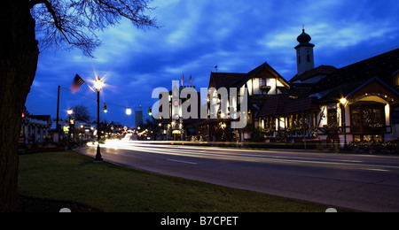 Le Bavarian Inn de Frankenmuth et la ville sont décorées pour Noël. Banque D'Images