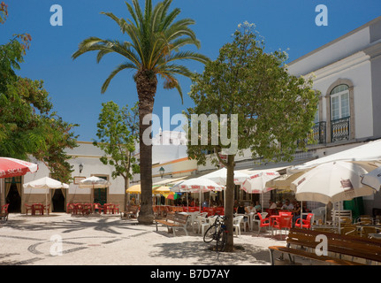 L'Est de l'Algarve, Fuseta, place centrale du village Banque D'Images