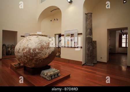 Grand dolium en musée archéologique, l'île de Ventotene, lazio, Italie Banque D'Images