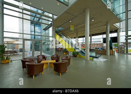 Intérieur de l'Amérique du Manchester College et la Bibliothèque, Harpurhey, Manchester, Angleterre, RU Banque D'Images