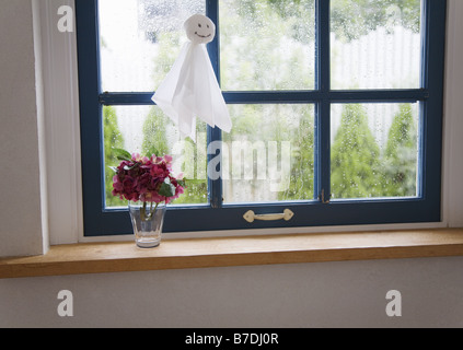 Poupée en papier pour les beaux jours et de l'hortensia Banque D'Images