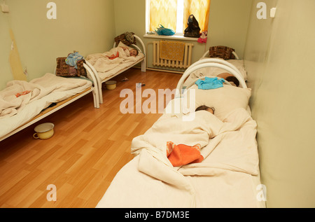 Les enfants dans l'hôpital des enfants, les Amguema, Tchoukotka, Sibérie Russie Banque D'Images
