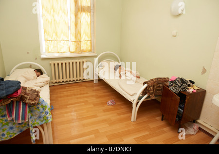 Les enfants dans l'hôpital des enfants, les Amguema, Tchoukotka, Sibérie Russie Banque D'Images