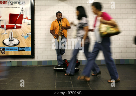 Musicien ambulant, Métro, New York City, USA Banque D'Images