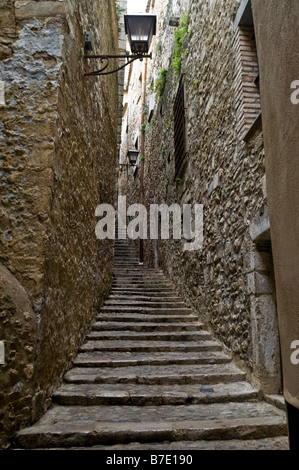 Carrer de Sant Llorenç dans le vieux quartier juif de Gérone (Espagne) Banque D'Images