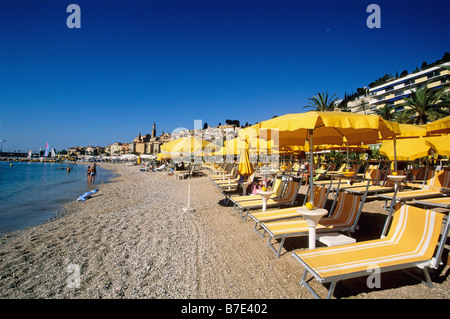 Plage privée de Garavan à Menton Banque D'Images