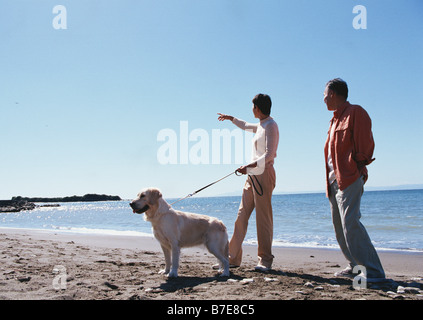 Marcher avec le chien Banque D'Images